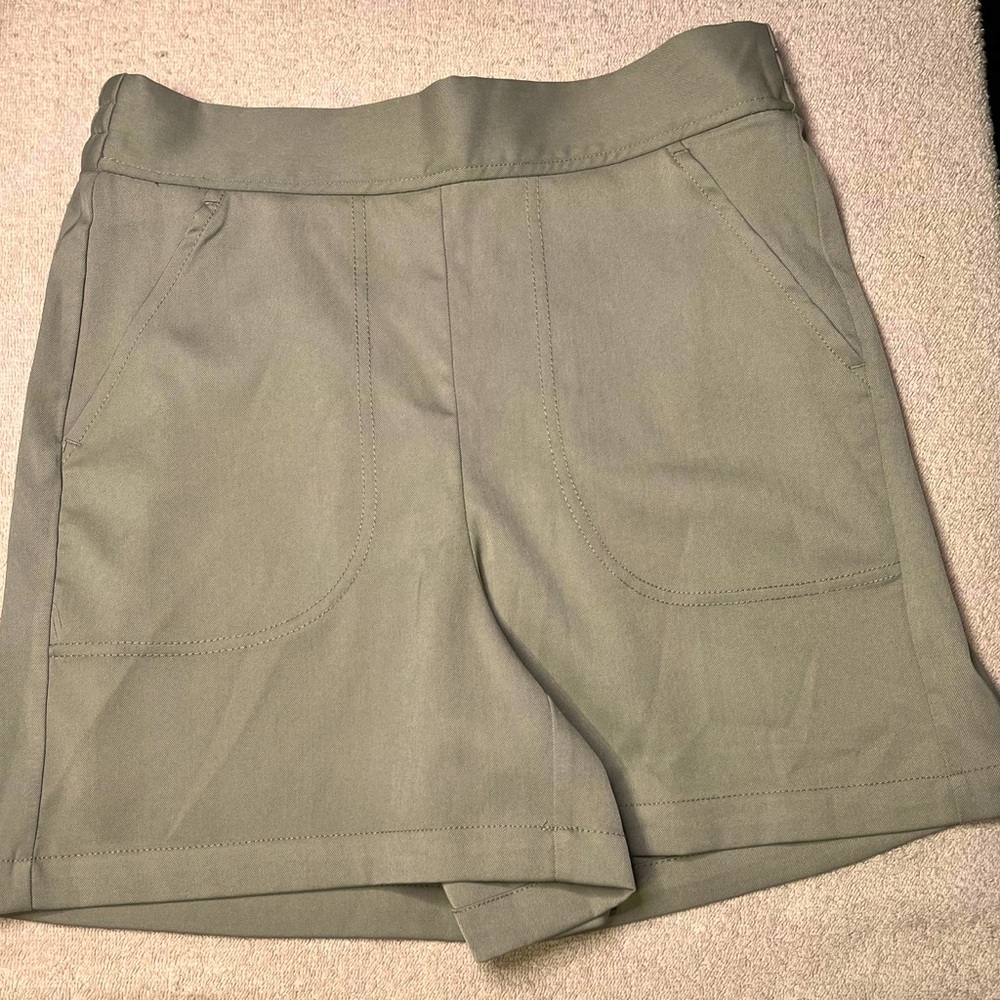 New Max Studio Shorts Womens Small Hi Rise Tan MSRP $88 Slash Pockets NWT